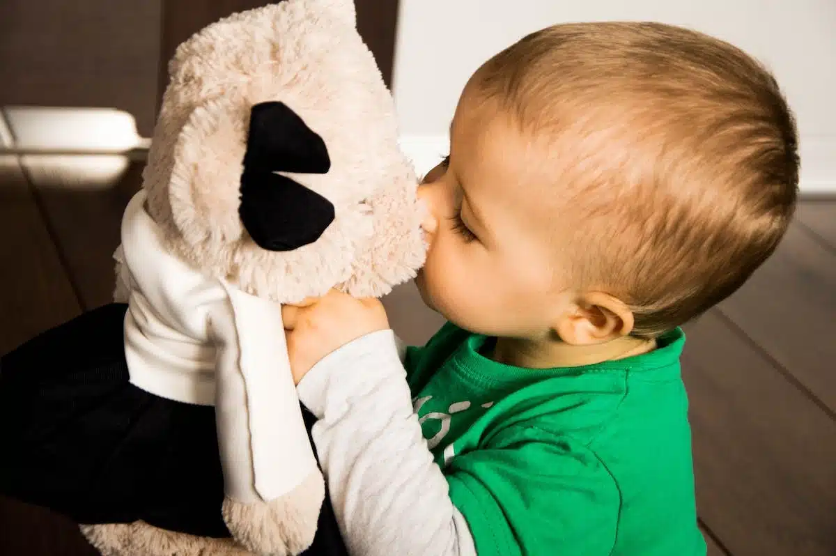 enfant  réconfort