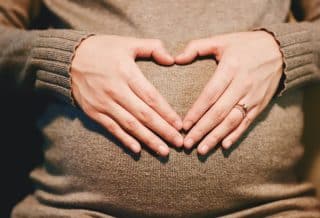 Comment rendre son annonce de grossesse inoubliable ?